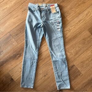 Levi's Women's Light Blue Skinny Jeans